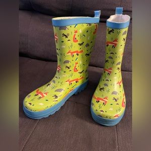 Cutest Rain Boots! Size large little kids fits size 11 or 12 boys or girls